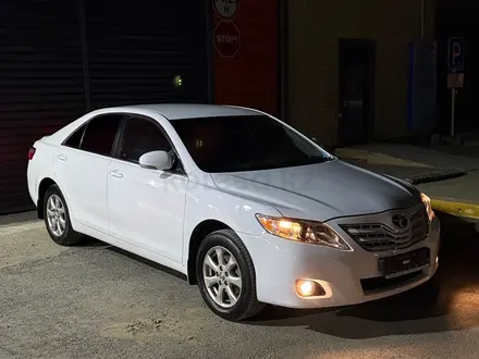 Toyota Camry 2010 года за 5 500 000 тг. в Кульсары – фото 3