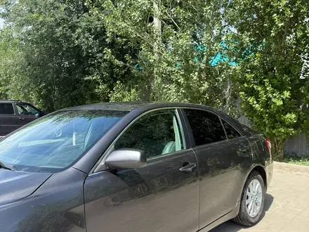 Toyota Camry 2010 года за 6 500 000 тг. в Актобе – фото 3