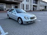 Mercedes-Benz C 180 2000 года за 2 100 000 тг. в Караганда – фото 2