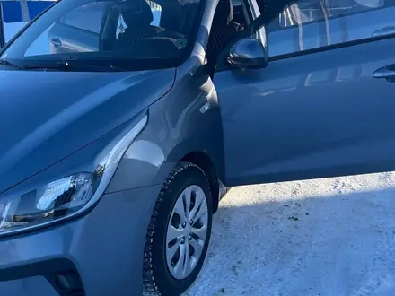 Kia Rio 2019 года за 6 500 000 тг. в Костанай – фото 2