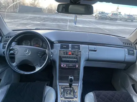 Mercedes-Benz E 200 2001 года за 3 800 000 тг. в Караганда – фото 14