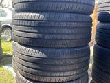Комплект разноразмерные шины 255/45/19 235/50/19 Pirelli. за 120 000 тг. в Алматы