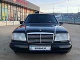 Mercedes-Benz E 220 1994 года за 1 550 000 тг. в Сарыагаш