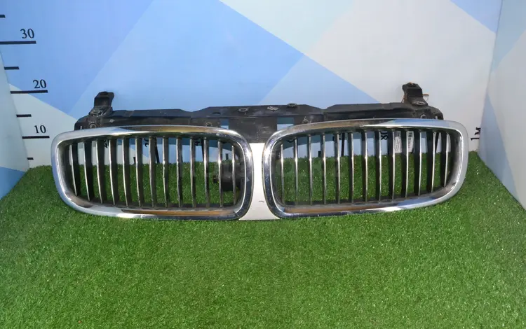 Решетка радиатора BMW E65 7-серияүшін50 000 тг. в Тараз