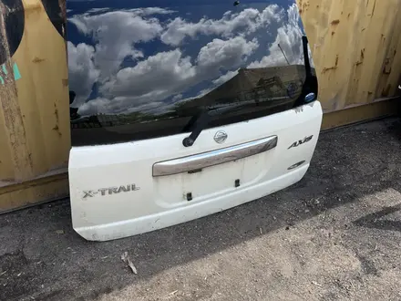 Крышка багажника Nissan X-Trail T30 за 100 000 тг. в Караганда – фото 2