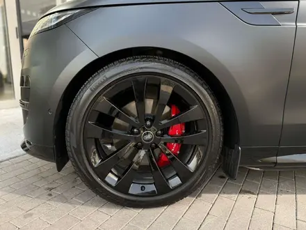 Land Rover Range Rover Sport 2023 года за 66 400 000 тг. в Алматы – фото 8