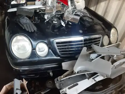 Кардан Mercedes Benz e210 за 1 000 000 тг. в Алматы