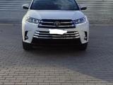 Toyota Highlander 2015 годаүшін11 500 000 тг. в Актау