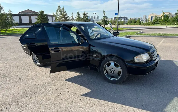 Mercedes-Benz C 180 2000 года за 2 750 000 тг. в Павлодар