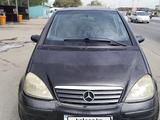 Mercedes-Benz A 190 2000 годаfor2 300 000 тг. в Алматы – фото 3