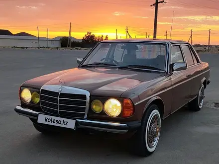 Mercedes-Benz E 200 1983 года за 1 550 000 тг. в Алматы – фото 4