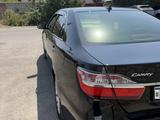Toyota Camry 2018 года за 13 500 000 тг. в Тараз – фото 2