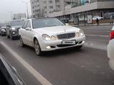 Mercedes-Benz E 240 2002 годаүшін4 600 000 тг. в Уральск – фото 2