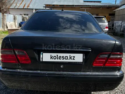 Mercedes-Benz E 320 2000 года за 4 000 000 тг. в Алматы – фото 7