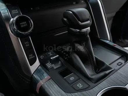 Toyota Land Cruiser Premium+ 2024 года за 73 790 000 тг. в Караганда – фото 17