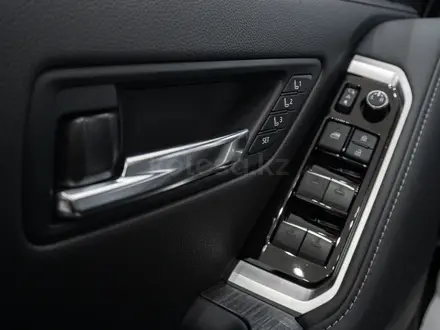 Toyota Land Cruiser Premium+ 2024 года за 73 790 000 тг. в Караганда – фото 18