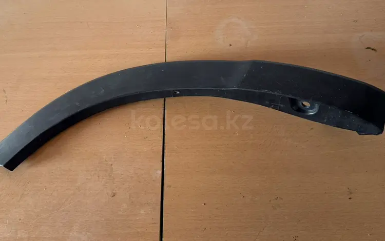 Пластиковая вставка задняя правая дверь Хайландер за 30 000 тг. в Жанакорган