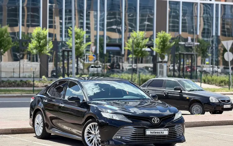 Toyota Camry 2018 года за 13 200 000 тг. в Астана