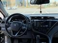 Toyota Camry 2018 года за 13 200 000 тг. в Астана – фото 10