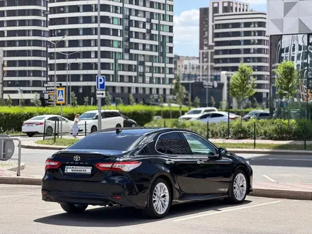 Toyota Camry 2018 года за 13 200 000 тг. в Астана – фото 6