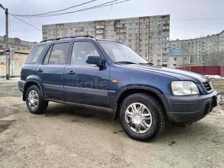 Honda CR-V 1997 года за 2 950 000 тг. в Актобе – фото 2