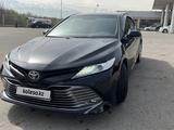 Toyota Camry 2018 года за 14 800 000 тг. в Алматы