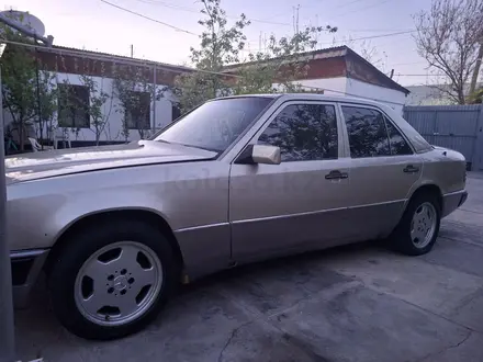 Mercedes-Benz E 230 1990 года за 850 000 тг. в Тараз – фото 4
