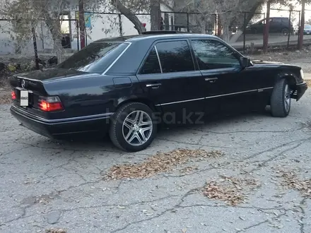 Mercedes-Benz E 220 1994 года за 2 700 000 тг. в Балхаш – фото 5