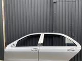 Двери 220 на Мерседес W220 S class за 1 000 тг. в Алматы
