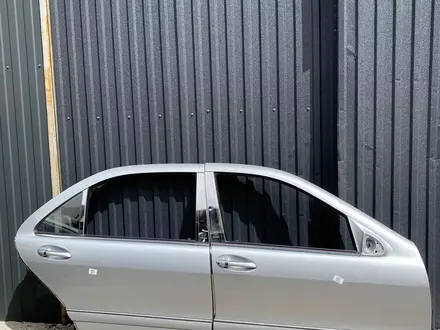 Двери 220 на Мерседес W220 S class за 1 000 тг. в Алматы – фото 2