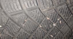 Резина в хорошем состоянии без шишек и пореззов pirelli зима за 150 000 тг. в Алматы