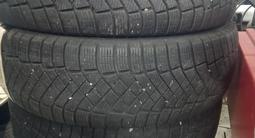 Резина в хорошем состоянии без шишек и пореззов pirelli зима за 150 000 тг. в Алматы – фото 5
