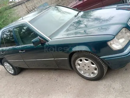 Mercedes-Benz E 200 1994 года за 2 200 000 тг. в Алматы – фото 5