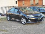 Toyota Camry 2014 годаfor6 700 000 тг. в Актобе – фото 5