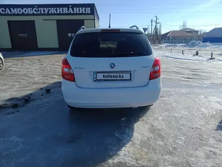 Skoda Fabia 2013 года за 2 400 000 тг. в Уральск – фото 4