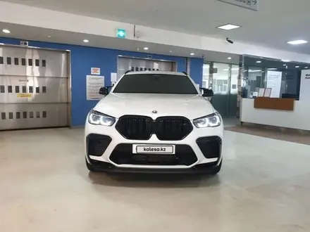 BMW X6 M 2024 года за 70 308 000 тг. в Алматы – фото 2