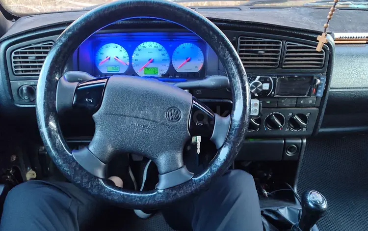 Volkswagen Passat 1996 годаүшін2 200 000 тг. в Караганда