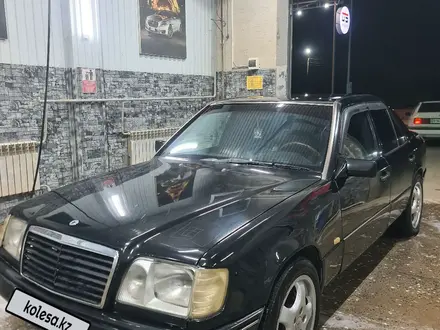 Mercedes-Benz E 320 1995 года за 2 300 000 тг. в Жанаозен