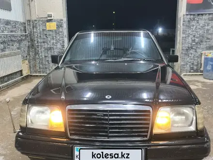 Mercedes-Benz E 320 1995 года за 2 300 000 тг. в Жанаозен – фото 10