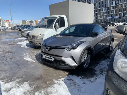 Toyota C-HR 2018 года за 9 490 000 тг. в Астана – фото 2