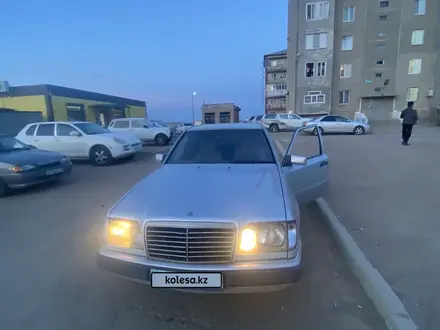 Mercedes-Benz E 300 1991 года за 1 000 000 тг. в Караганда – фото 4