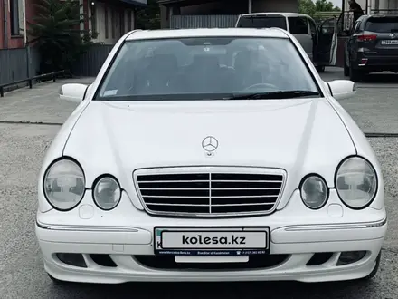 Mercedes-Benz E 320 2000 года за 7 300 000 тг. в Шымкент