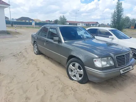 Mercedes-Benz E 220 1993 года за 3 500 000 тг. в Сарыагаш – фото 16