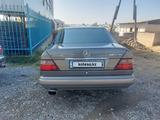 Mercedes-Benz E 220 1993 годаүшін3 500 000 тг. в Сарыагаш – фото 4