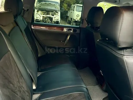 Volkswagen Touareg 2004 года за 4 500 000 тг. в Караганда – фото 5
