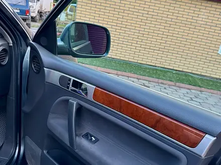 Volkswagen Touareg 2004 года за 4 500 000 тг. в Караганда – фото 6