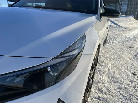 Hyundai Elantra 2021 года за 7 500 000 тг. в Караганда – фото 5
