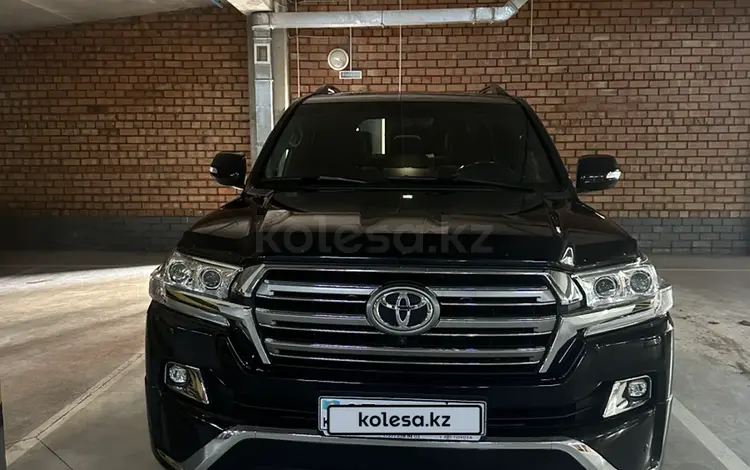 Toyota Land Cruiser 2017 годаfor38 000 000 тг. в Астана