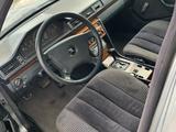 Mercedes-Benz E 260 1990 годаfor700 000 тг. в Астана – фото 2