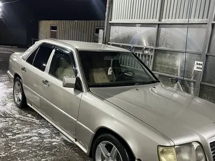 Mercedes-Benz E 280 1993 года за 2 100 000 тг. в Алматы – фото 3